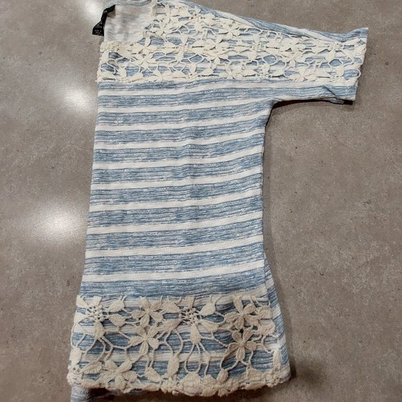 STYLE&CO. Blue/White Striped Knit Top w/Crochet Lace - XS - Picture 7 of 9